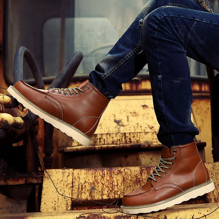 Men's Classic Lace-Up Boots