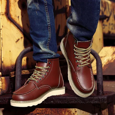 Men's Classic Lace-Up Boots