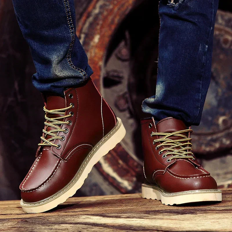 Men's Classic Lace-Up Boots